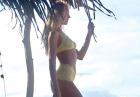 Candice Swanepoel czarująco w bikini i bieliźnie Victoria`s Secret